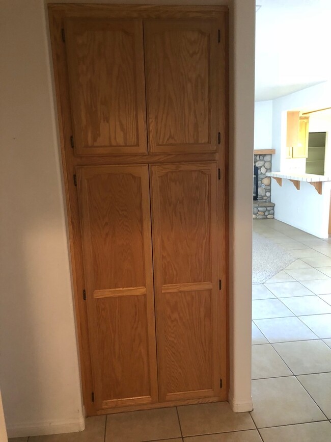 Building Photo - Adorable 3 bedroom Hesperia home!