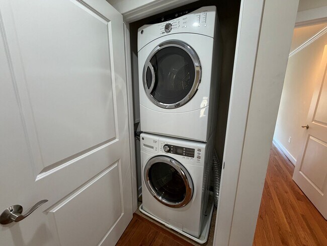 Building Photo - 2287 Whittington Dr