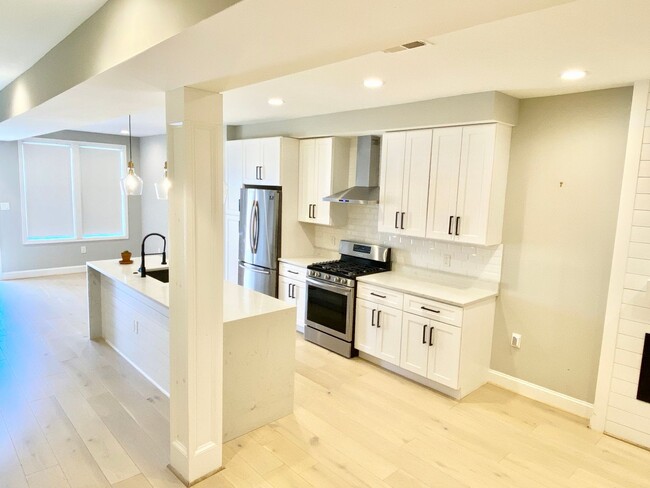 Building Photo - Brand New 3 Bed 2.5 Bath! Pets Welcome! Pa...