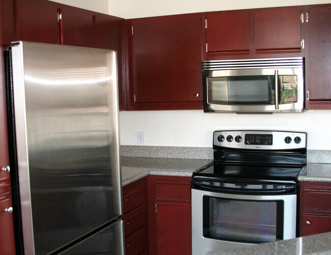 Building Photo - 602 W Fir St