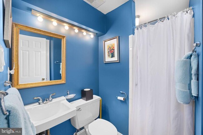 Building Photo - 1136 Pine Hill Rd