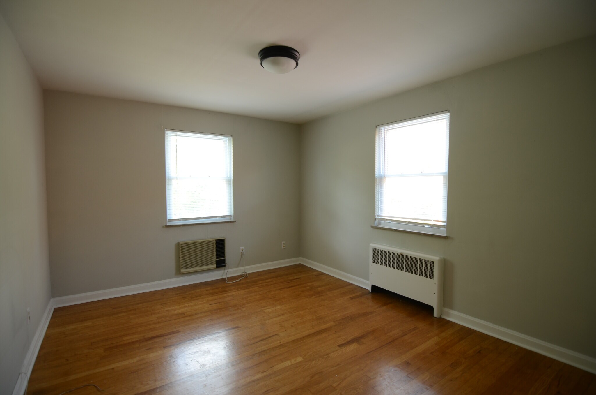 Building Photo - 4048 Longford Dr