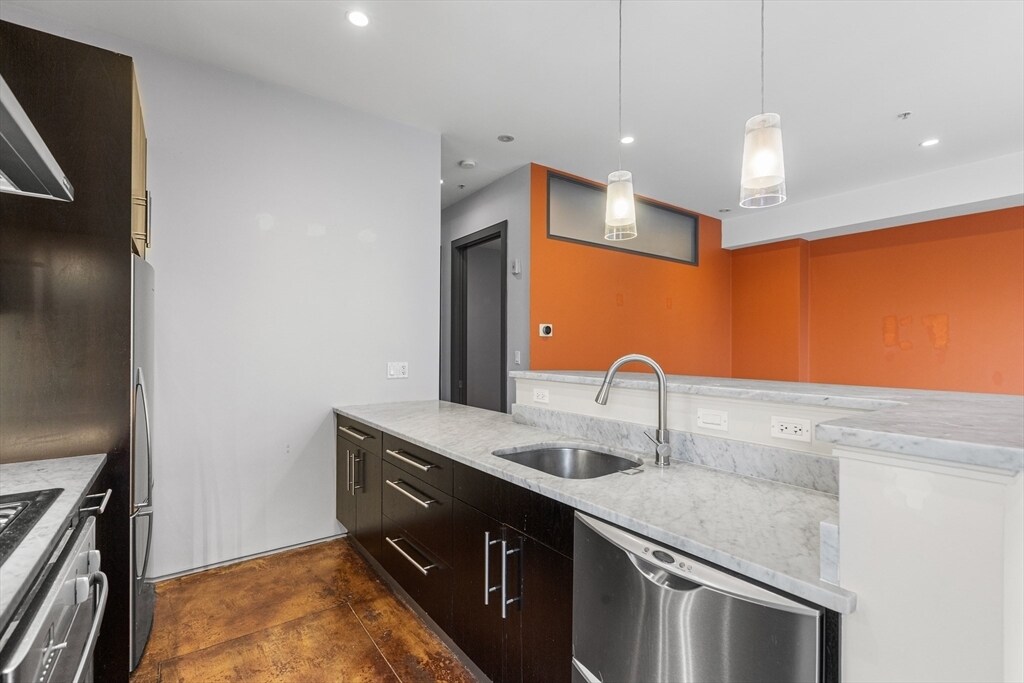 Building Photo - 36 A St