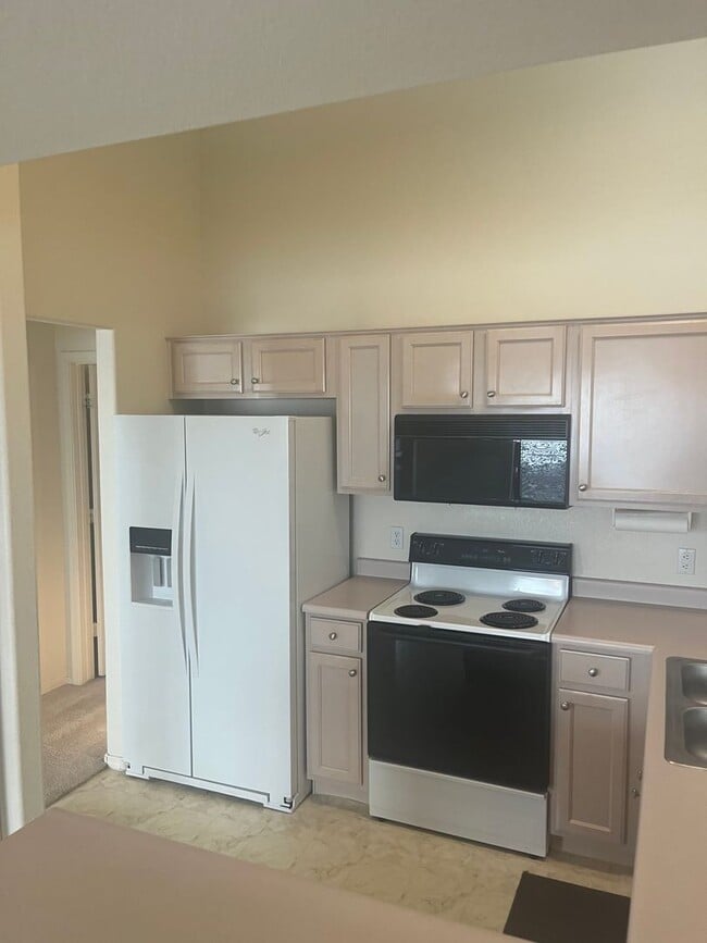 Building Photo - 55+ 2 Bed 2 bath home!