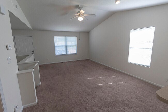 Building Photo - 3322 E St Charles Rd