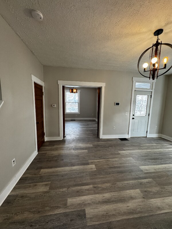 Building Photo - 53 N Oakley Ave