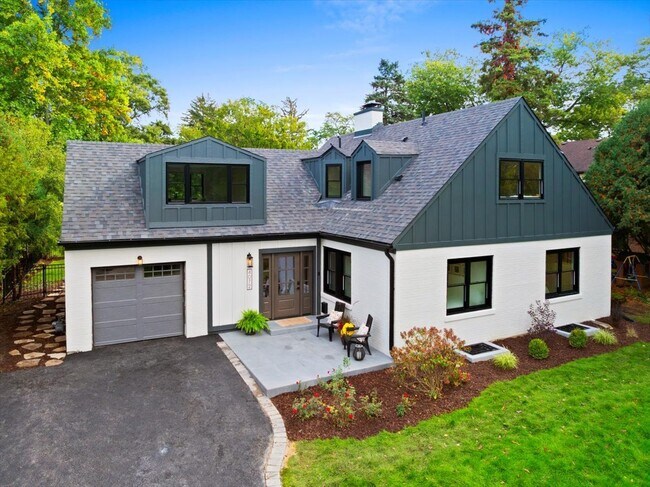 Building Photo - 4072 Bunker Ln