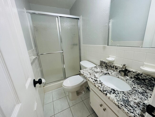 Building Photo - Spacious 2 Bedroom 2 Bathroom Seminole Home with Yard