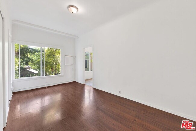 Building Photo - 225 E Garfield Ave