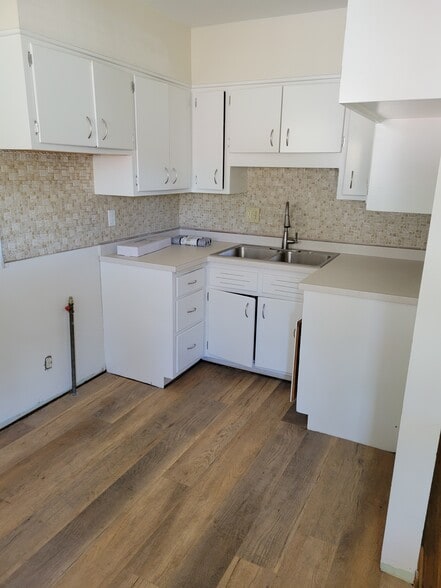 Building Photo - 605 Jungles Ave