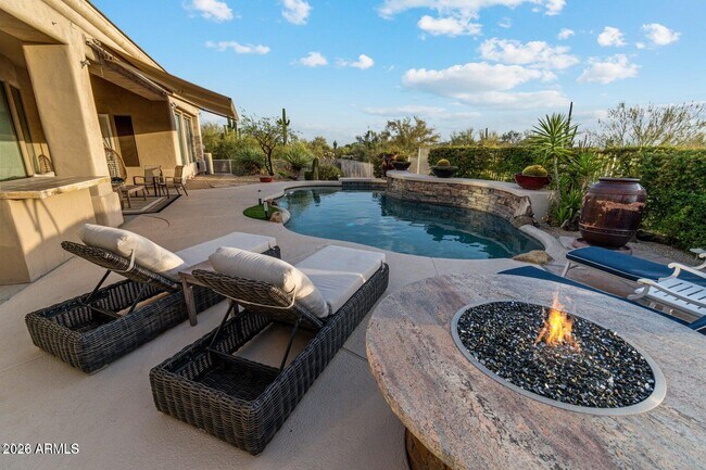 Building Photo - 6002 E Saguaro Vista Ct