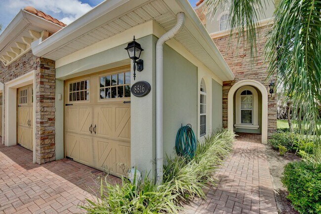 Building Photo - Stylish and Spacious 3/2.5 Townhome with Premium Features and Community Pools