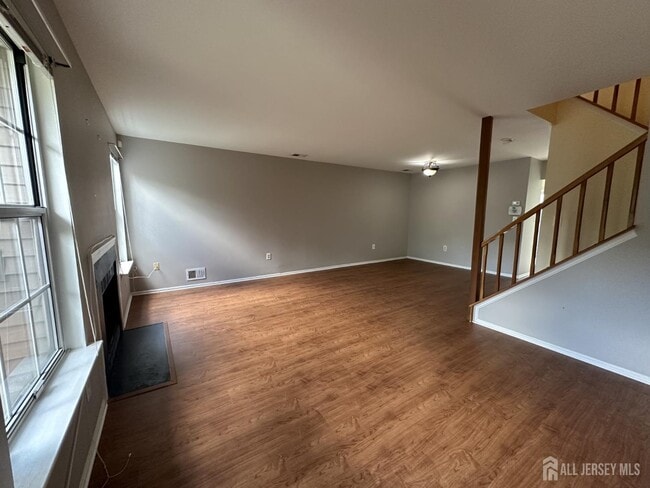 Building Photo - 17 Canterbury Cir