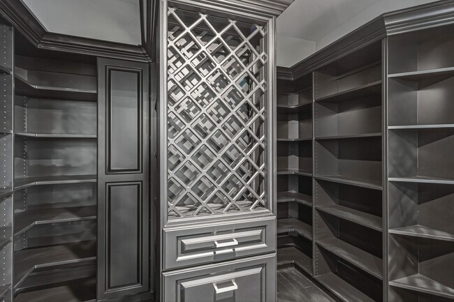 Building Photo - 3111 Bel Air Dr