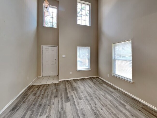 Building Photo - Welcome Home!!