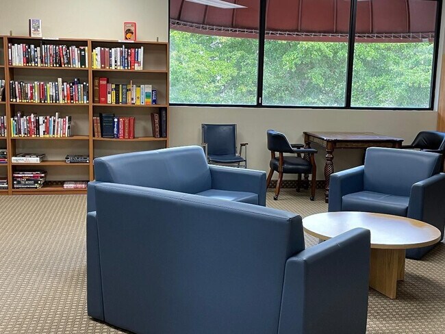 Building Photo - 9423 S Hollybrook Lake Dr