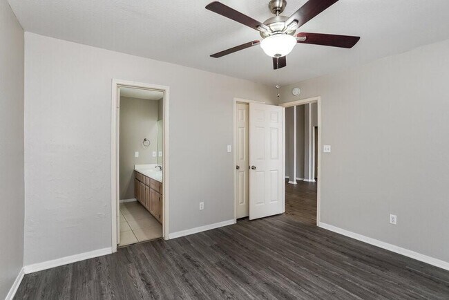 Building Photo - 6422 Garden Canyon Dr