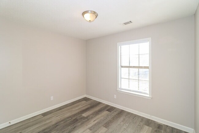 Building Photo - 2464 Green Glen Dr