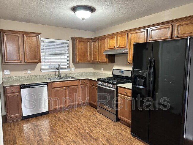 Building Photo - Stanford St 3102 - A