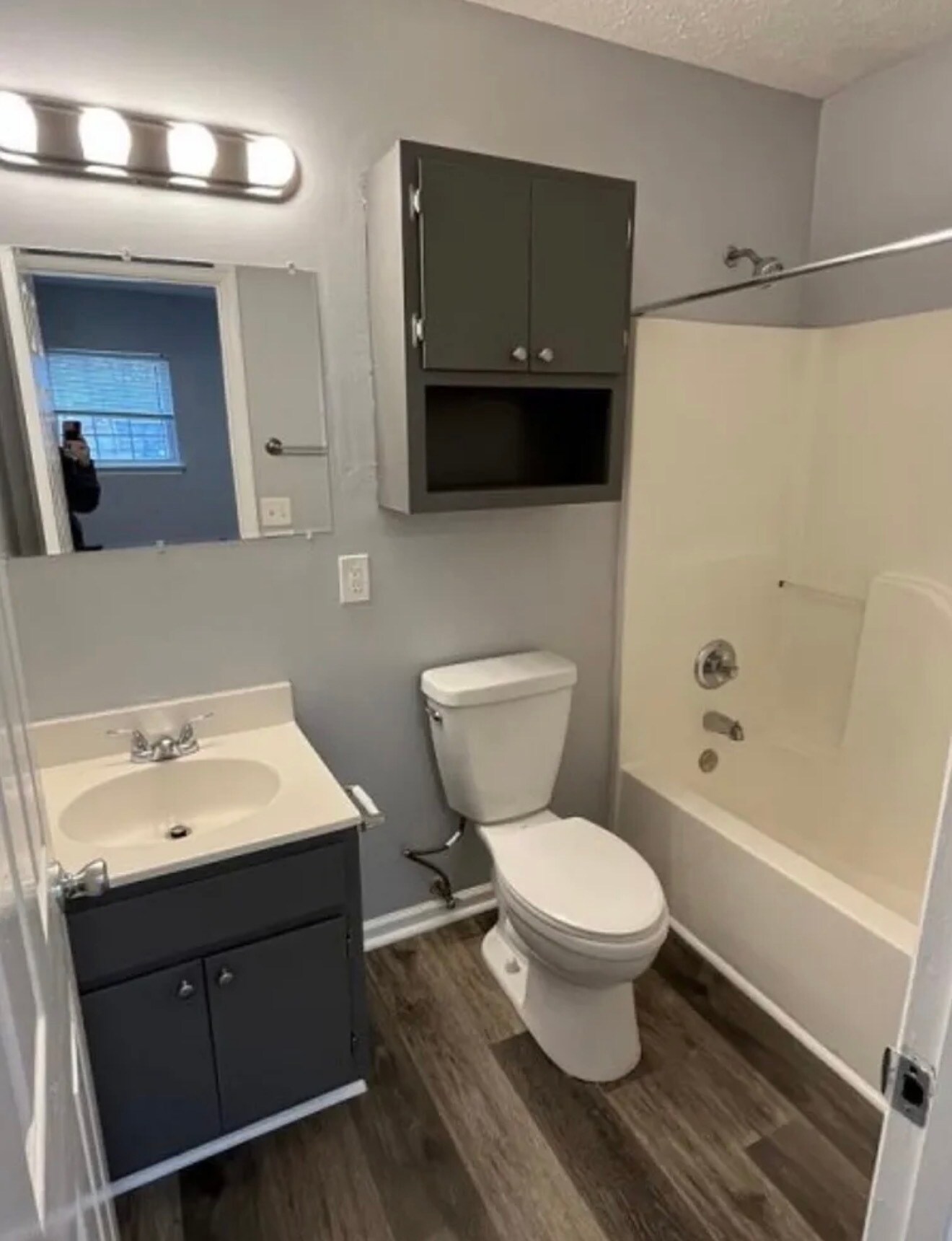 Building Photo - 1406 22nd Ave N