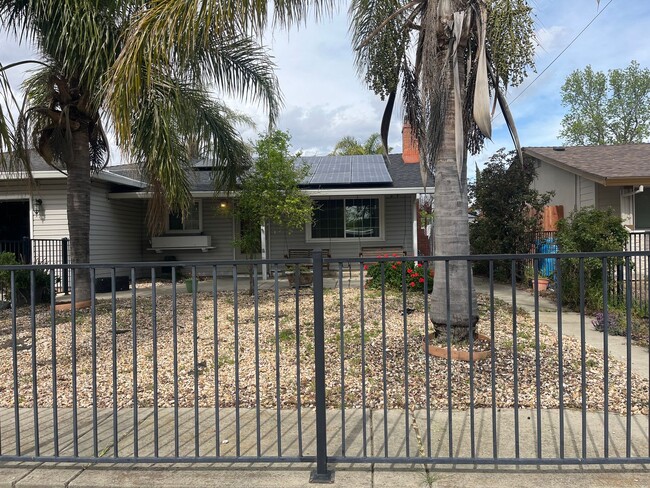 Primary Photo - 3 Bedroom Home - Move in Special $200.00 o...