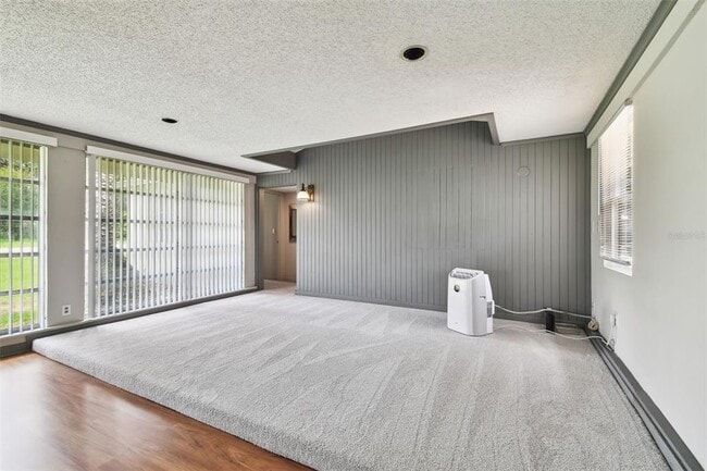 Building Photo - 206 N Montclair Ave