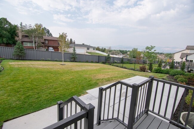 Building Photo - Gorgeous 2-Story Home In a Gated Community!
