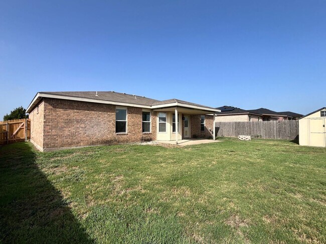 Building Photo - 4509 Lloyd Dr
