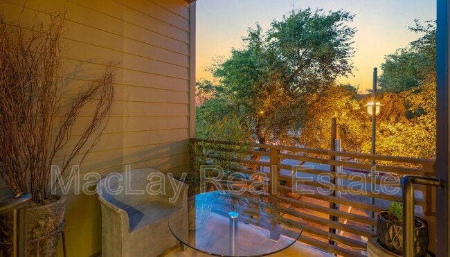 Building Photo - 4020 N Scottsdale Rd