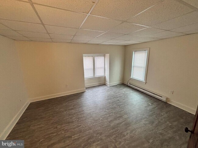 Building Photo - 1157 E King St