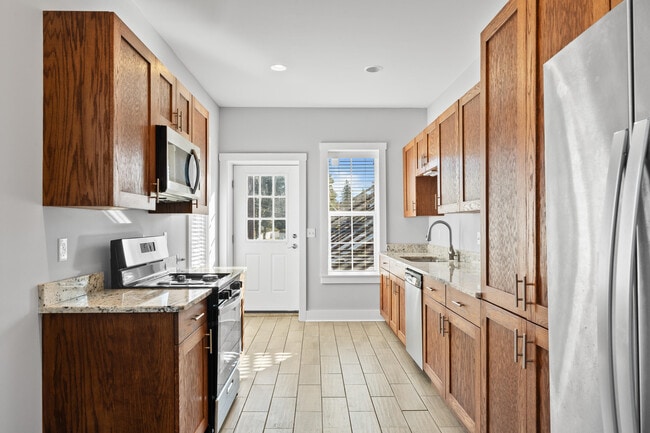 Building Photo - 106 N Main St