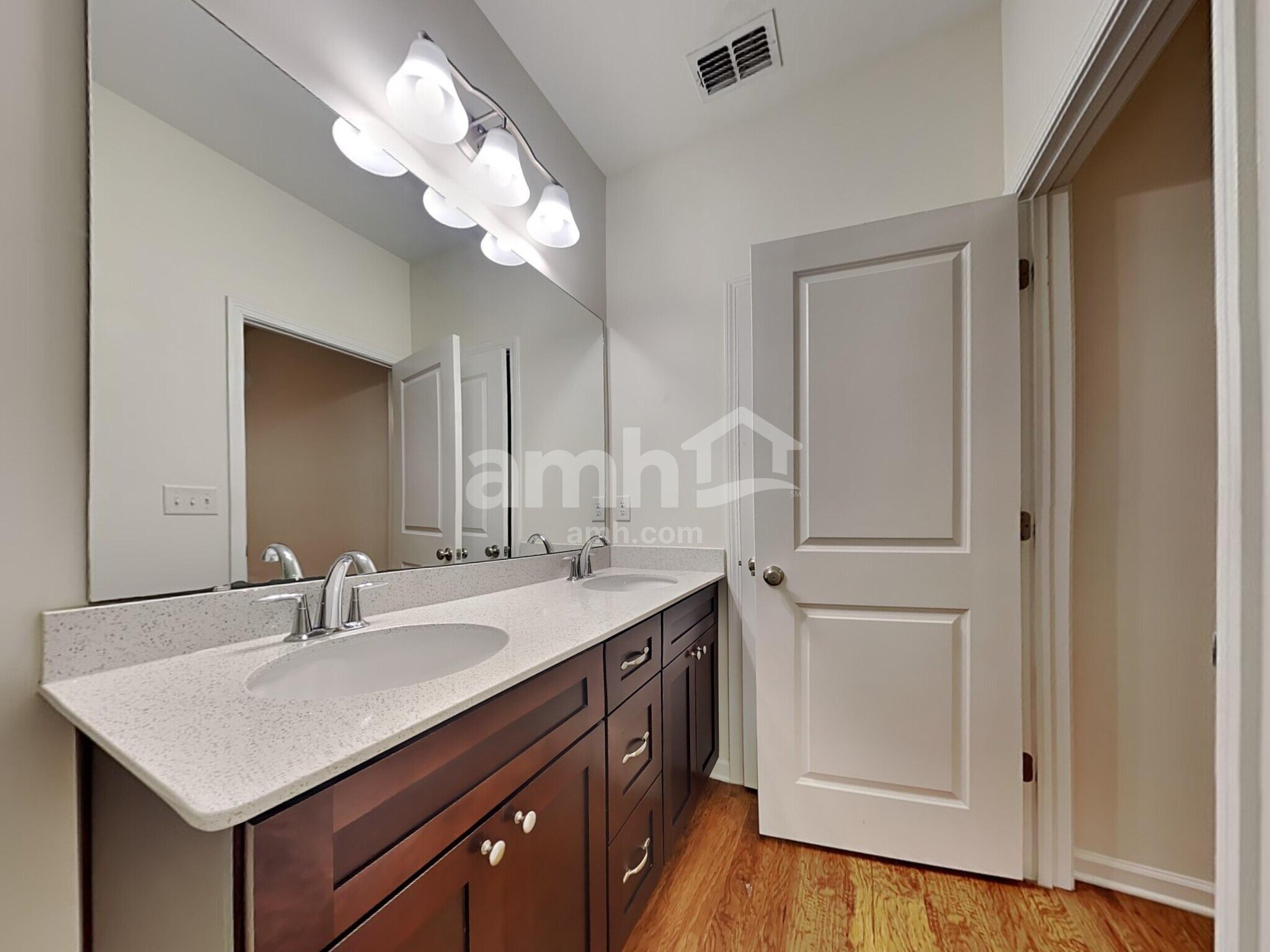 Building Photo - 9313 English Ivy Ct