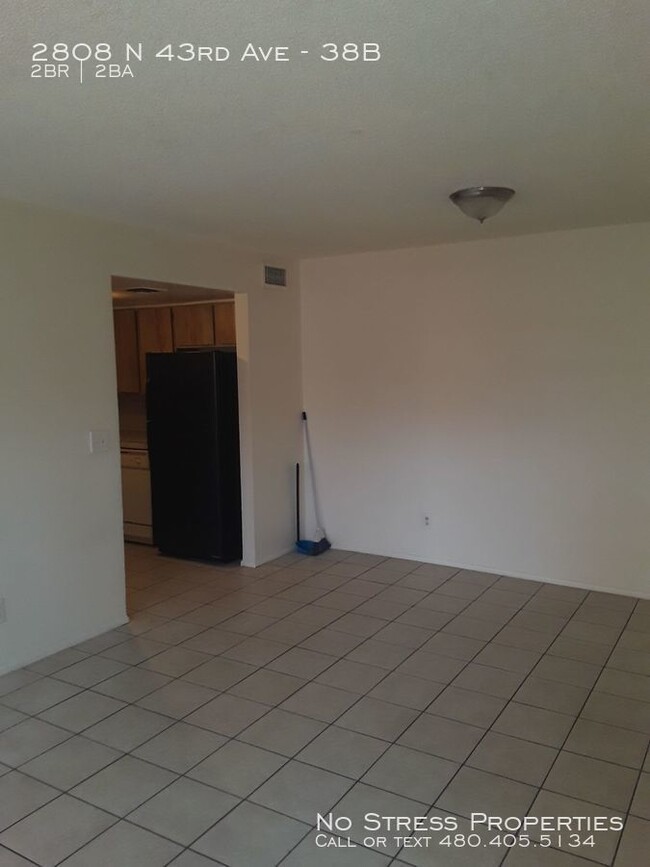 Building Photo - 2 Bed Condo at 43rd Ave and Thomas!