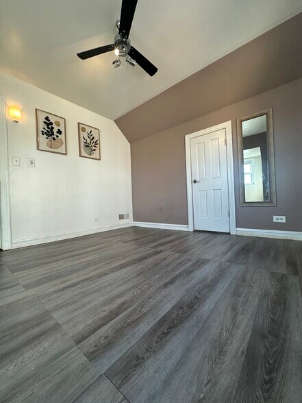 Building Photo - 7802 W Victoria St