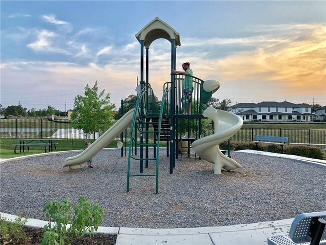 Building Photo - 12105 Harpster Bend