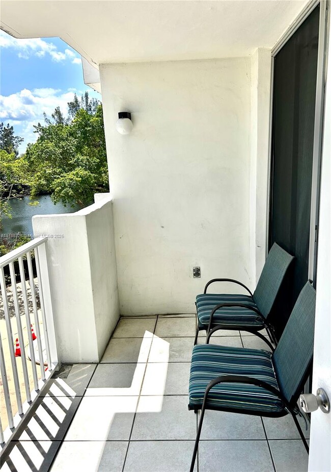 Building Photo - 1200 NE Miami Gardens Dr