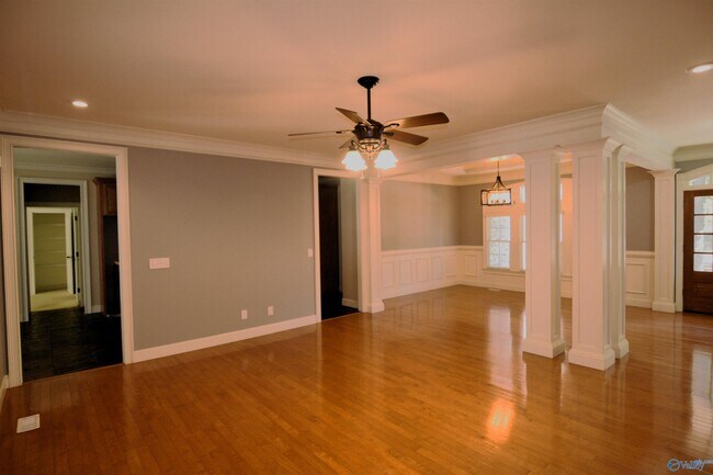 Building Photo - 79 Creekwood Dr