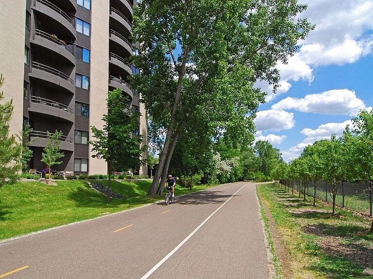 Building Photo - 3151 Dean Ct