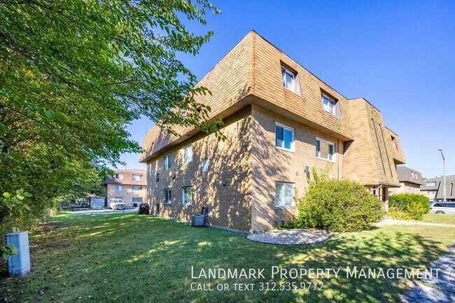 Building Photo - 10440 Natoma Ave