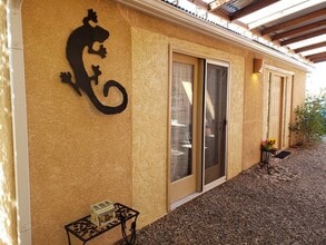 Building Photo - 903 Edith Blvd NE