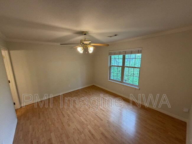 Building Photo - 111 E Rock St