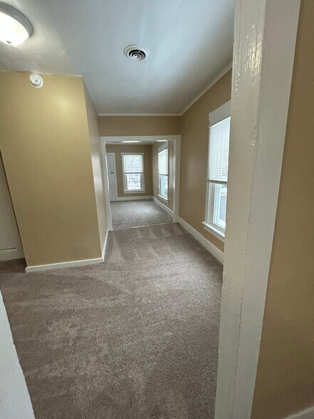 Building Photo - 401 Hannibal St