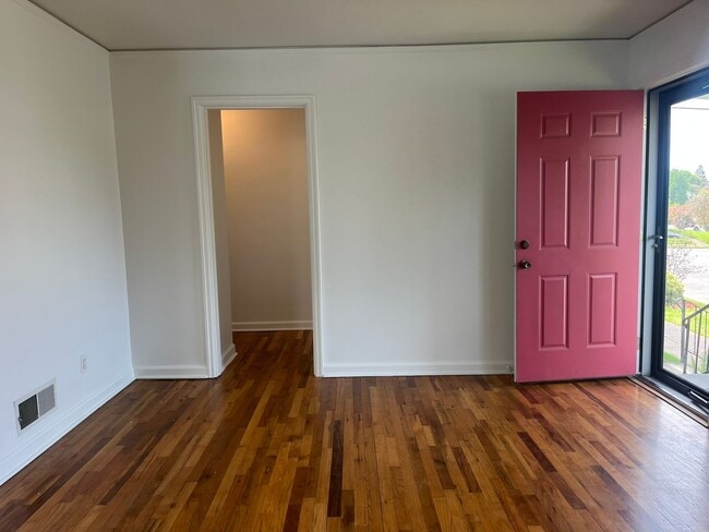 Building Photo - Charming N. Portland Apartment located in the Piedmont Neighborhood!