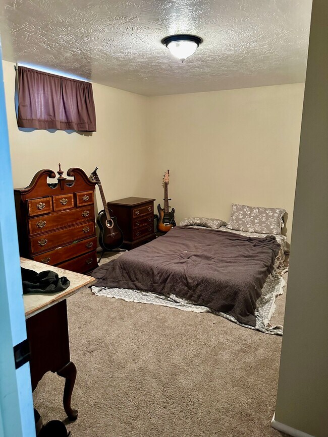 Bedroom - 4239 E 400 N