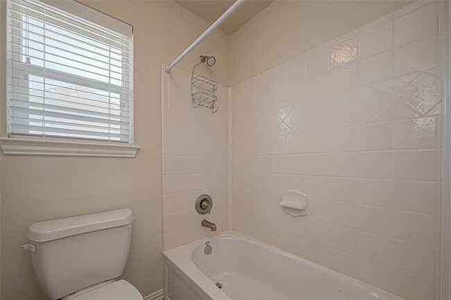 Building Photo - 13910 Desert Trace Ct