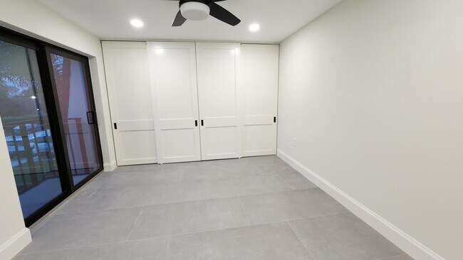 Building Photo - 2026 20th Ct