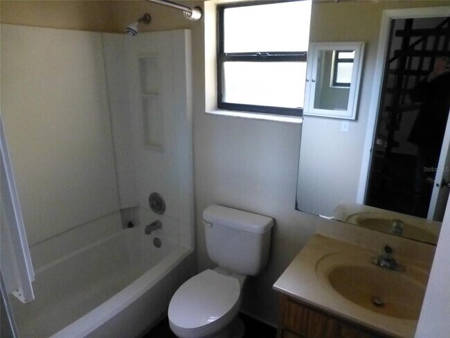 Building Photo - 2166 Bradford St