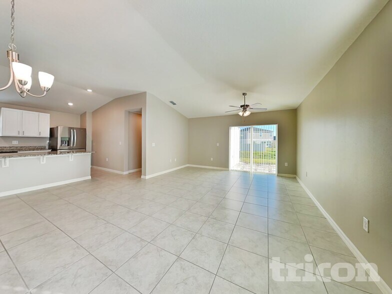 Building Photo - 624 Bullrush Ct