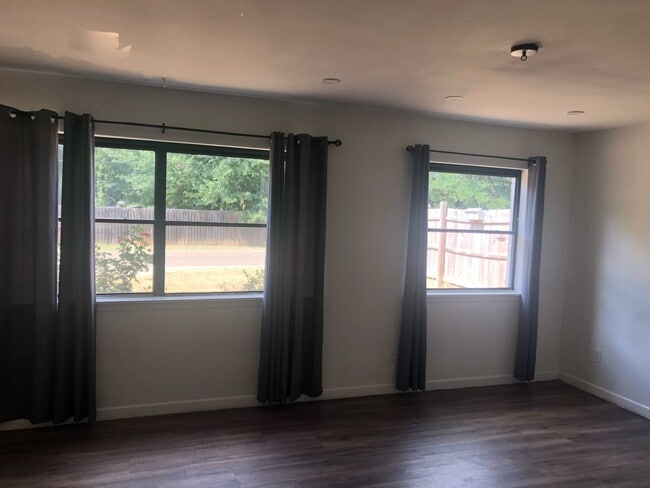 Building Photo - Cute 3 Bedroom House in Longview ISD