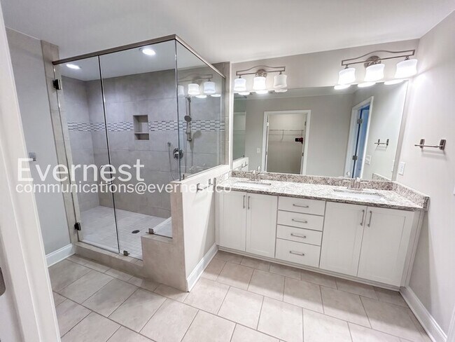 Building Photo - Luxury Living at its Finest: Stunning 3-Bedroom Townhouse in Townsend at Lenox Park / No Pets All...